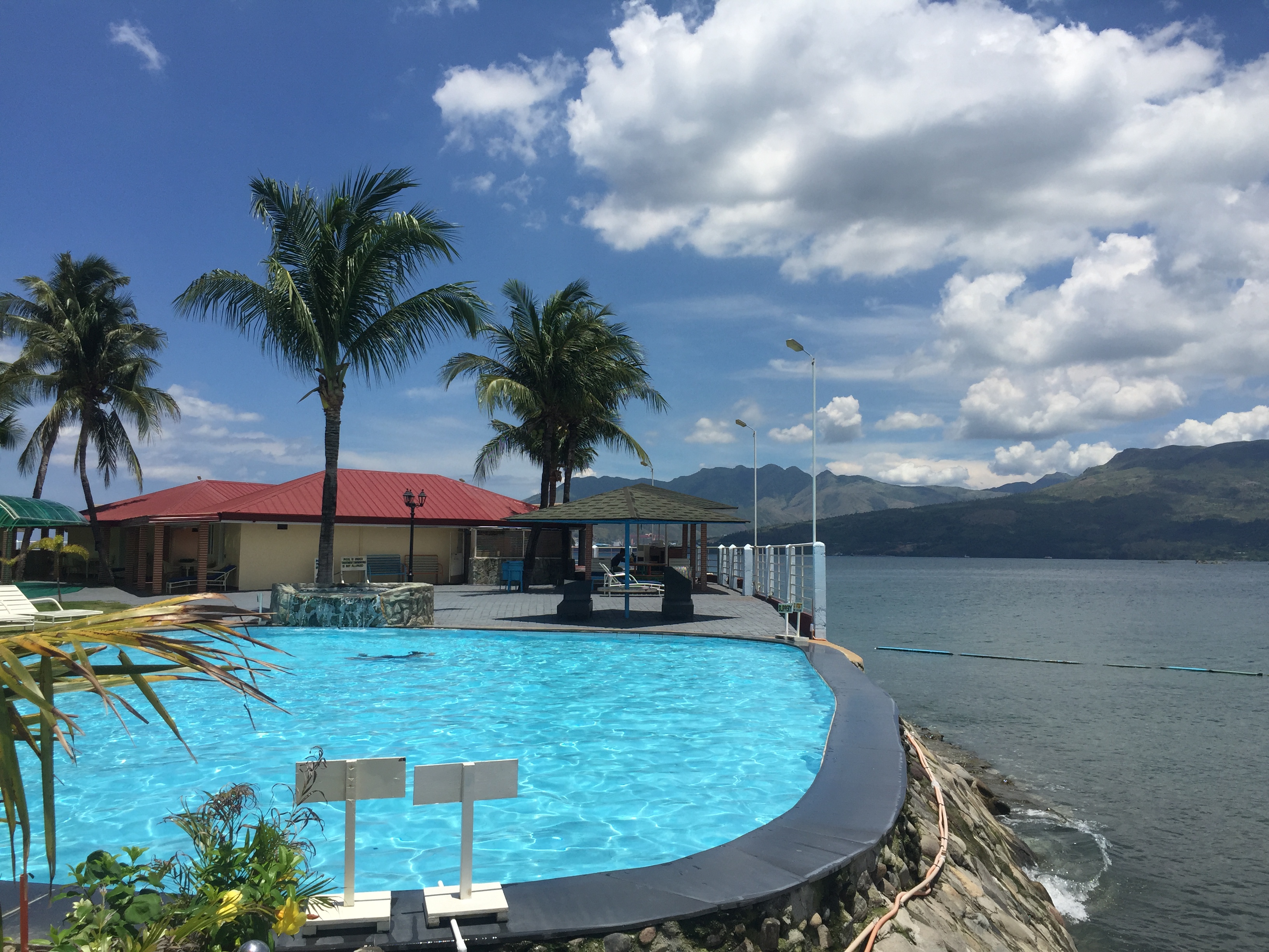 White rock resort subic bay
